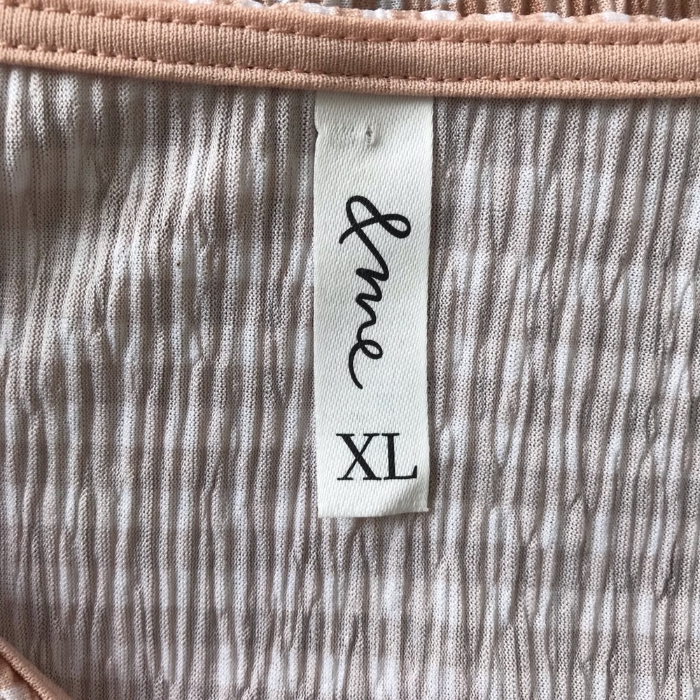 &ME Checked Crinkled Tea Dress Button Front Tan & White Flutter Sleeve - Picture 10 of 13